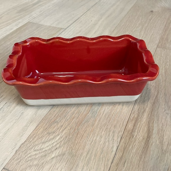Emile Henry Small Ruffled Loaf Pan (NWOT) - Picture 1 of 6